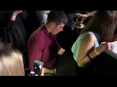 ❤️ Skutočný sex v ruskom nočnom klube. 18-ročné ruské dievča v análnom otvore a vagíne jebané v nočnom klube ️❌ Krásne porno na nás